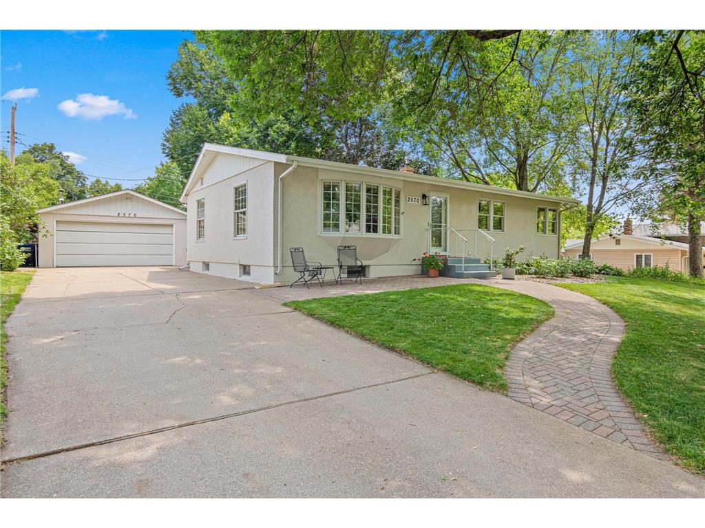 2570 Avon Street N Roseville MN 55113 7101487 image1