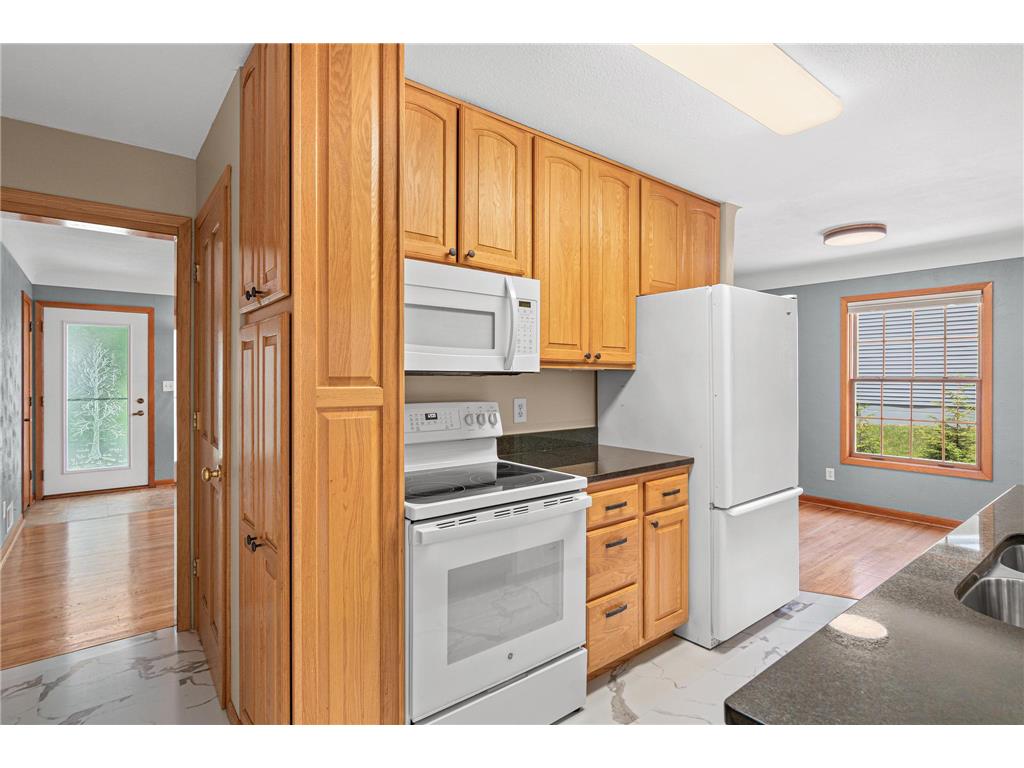 2570 Avon Street N Roseville MN 55113 7101487 image14
