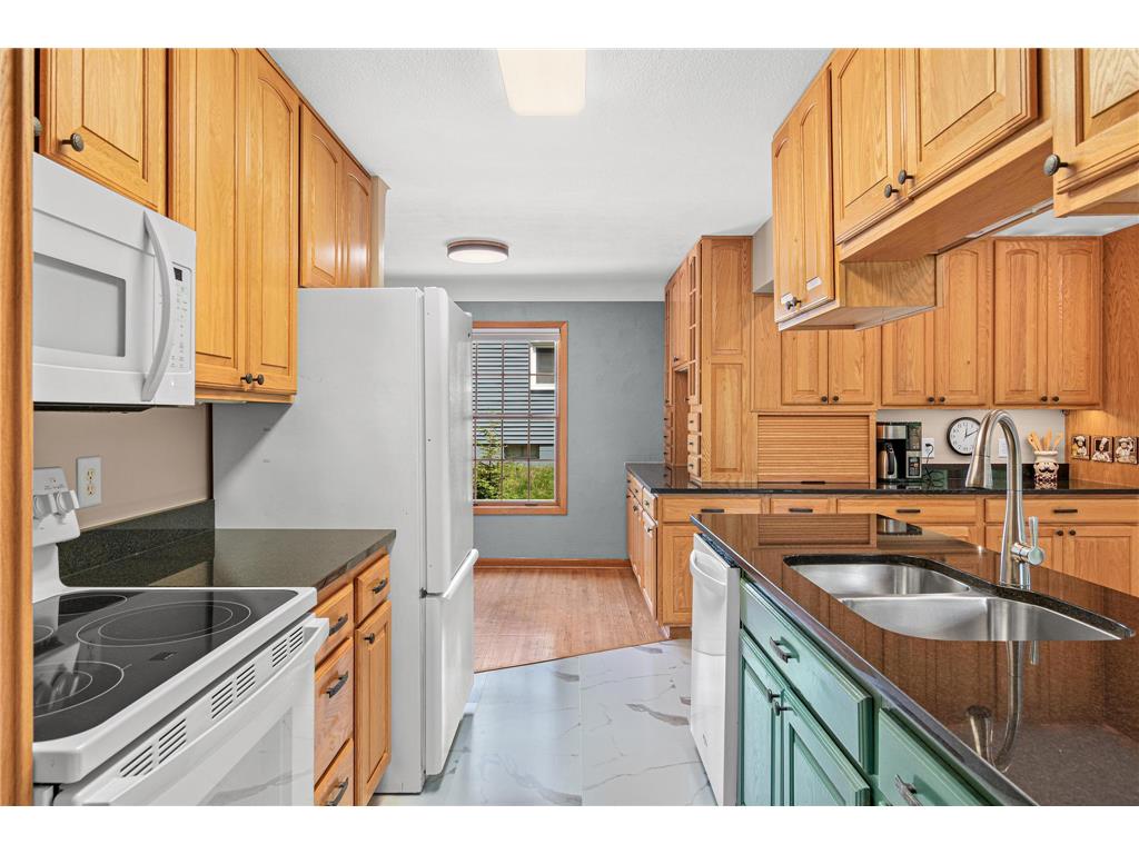 2570 Avon Street N Roseville MN 55113 7101487 image15