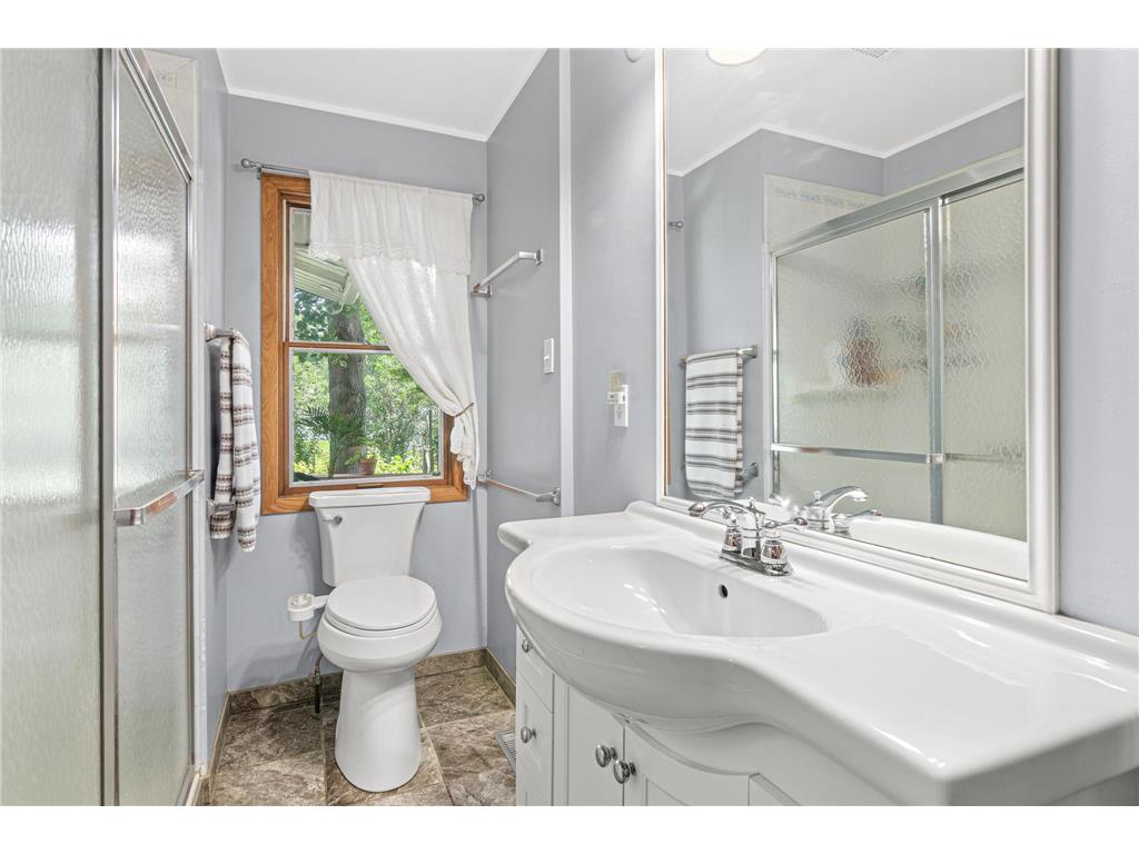 2570 Avon Street N Roseville MN 55113 7101487 image18