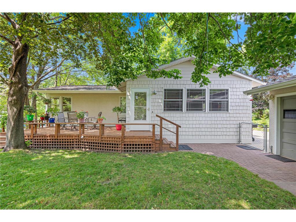 2570 Avon Street N Roseville MN 55113 7101487 image2