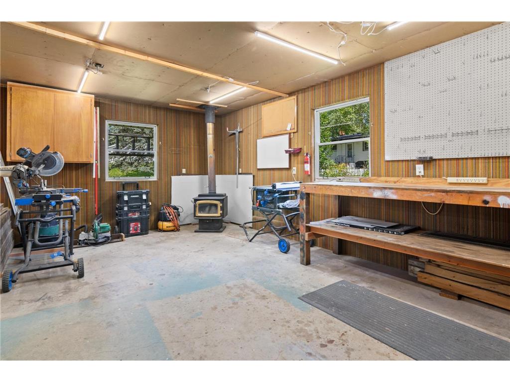 2570 Avon Street N Roseville MN 55113 7101487 image32