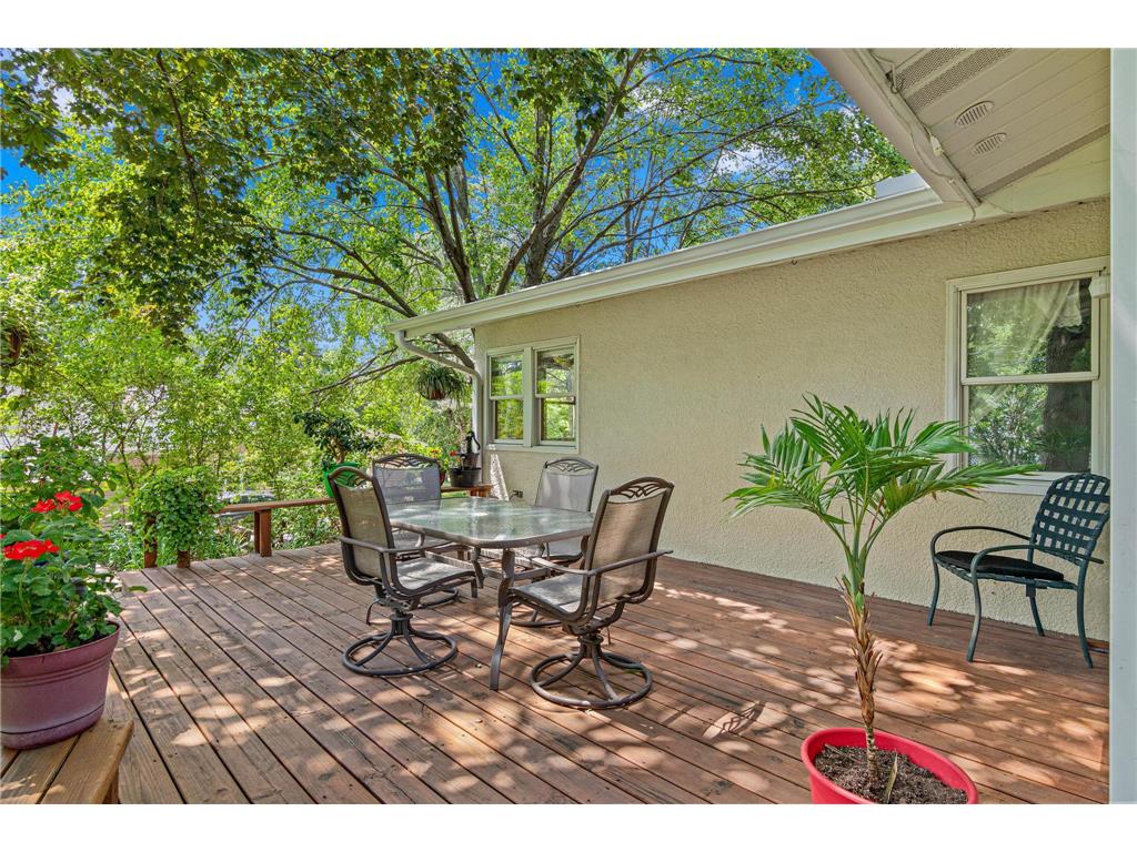 2570 Avon Street N Roseville MN 55113 7101487 image4