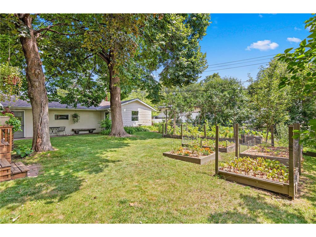 2570 Avon Street N Roseville MN 55113 7101487 image5