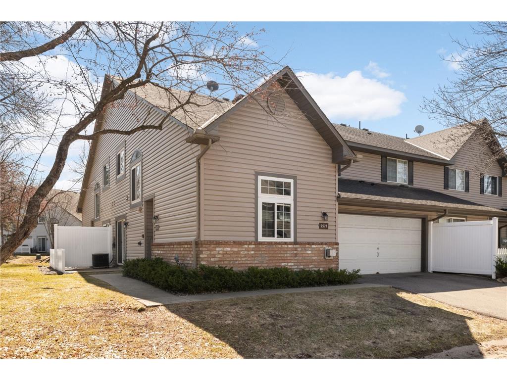 2571 Bedford Court Mendota Heights MN 55120 7042279 image1