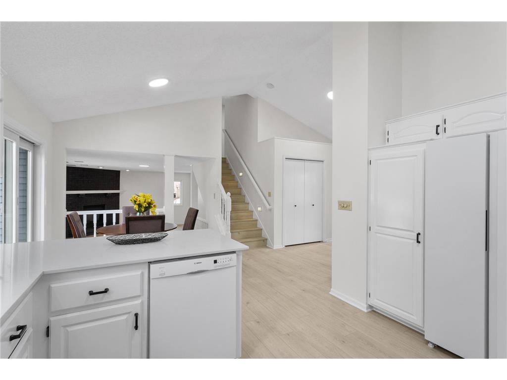 2571 Nemitz Avenue E Maplewood MN 55119 7017444 image11