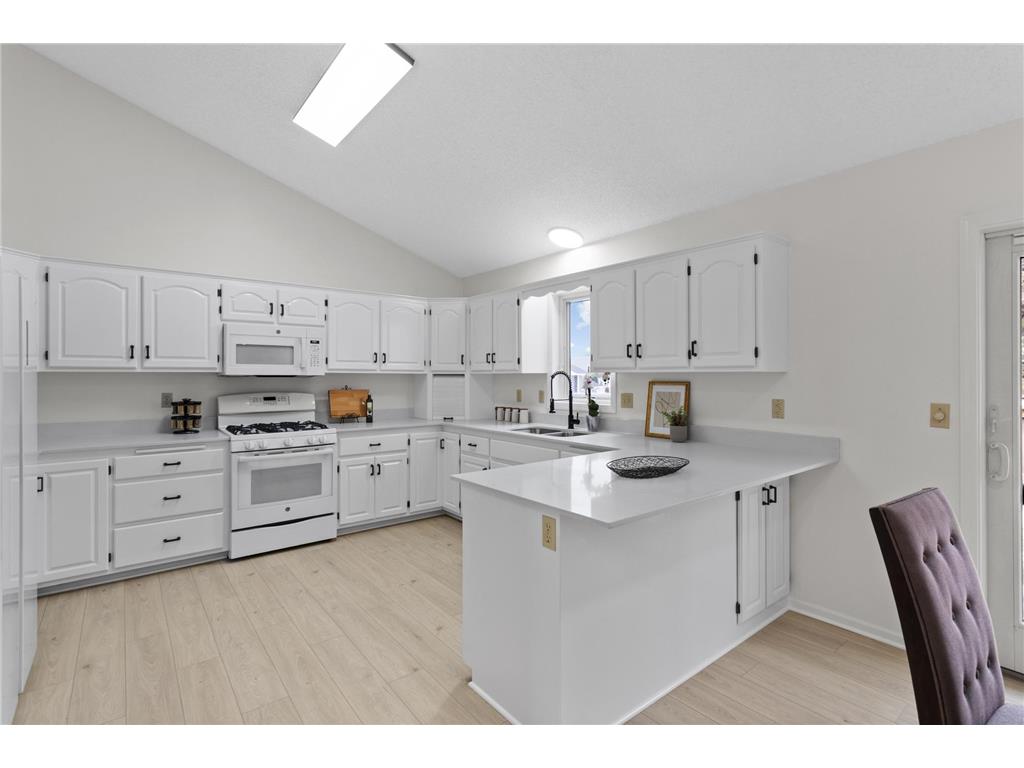 2571 Nemitz Avenue E Maplewood MN 55119 7017444 image12