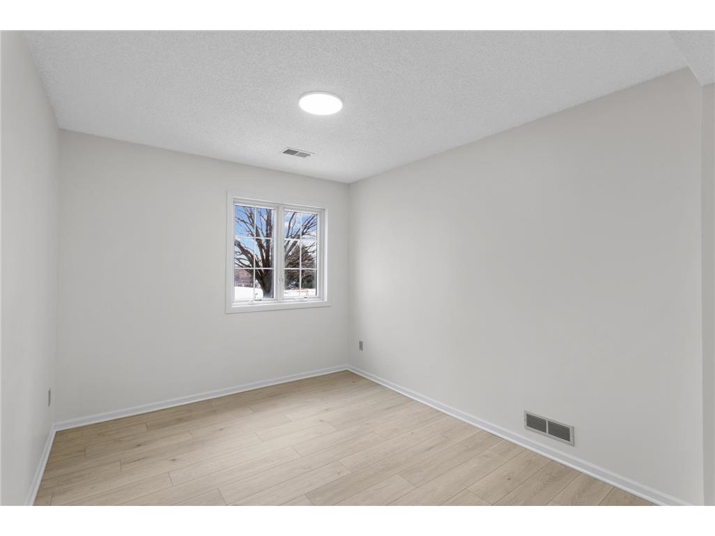 2571 Nemitz Avenue E Maplewood MN 55119 7017444 image17