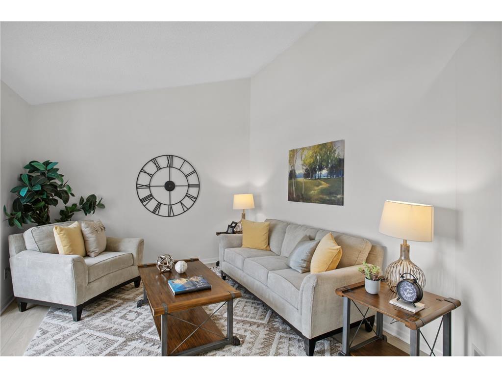 2571 Nemitz Avenue E Maplewood MN 55119 7017444 image8