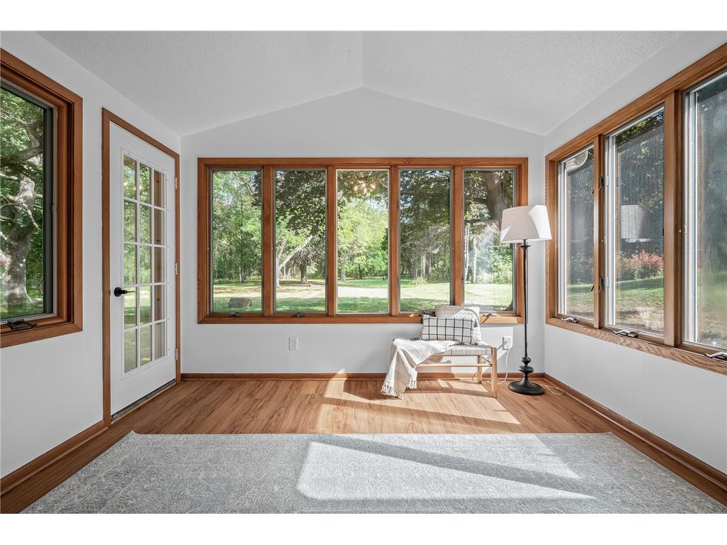 2574-western-avenue-n-roseville-mn-55113-mls-6264382-edina-realty