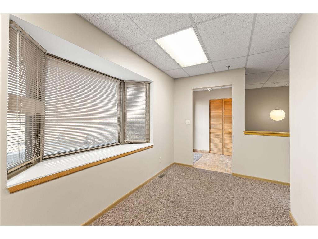 2575 Hamline Avenue N Roseville MN 55113 7028909 image12