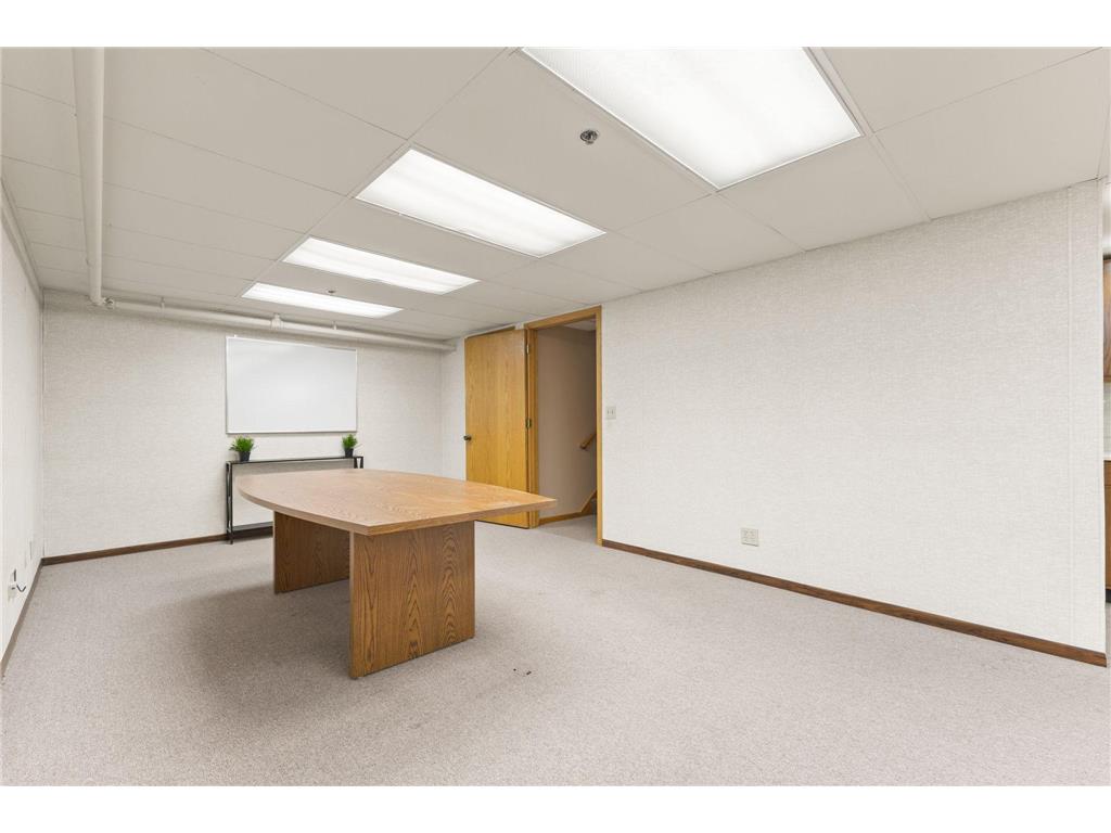 2575 Hamline Avenue N Roseville MN 55113 7028909 image18