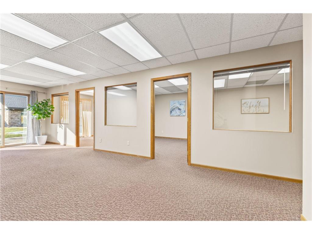 2575 Hamline Avenue N Roseville MN 55113 7028909 image3