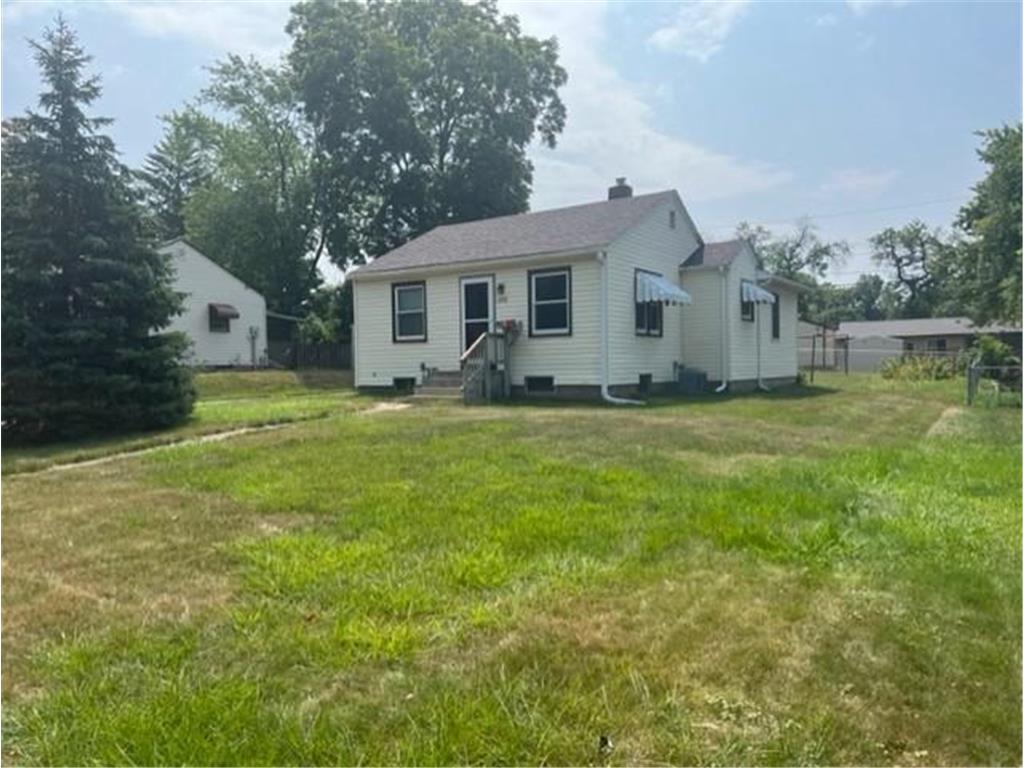 2576 3rd Avenue E North Saint Paul MN 55109 6409925 image1