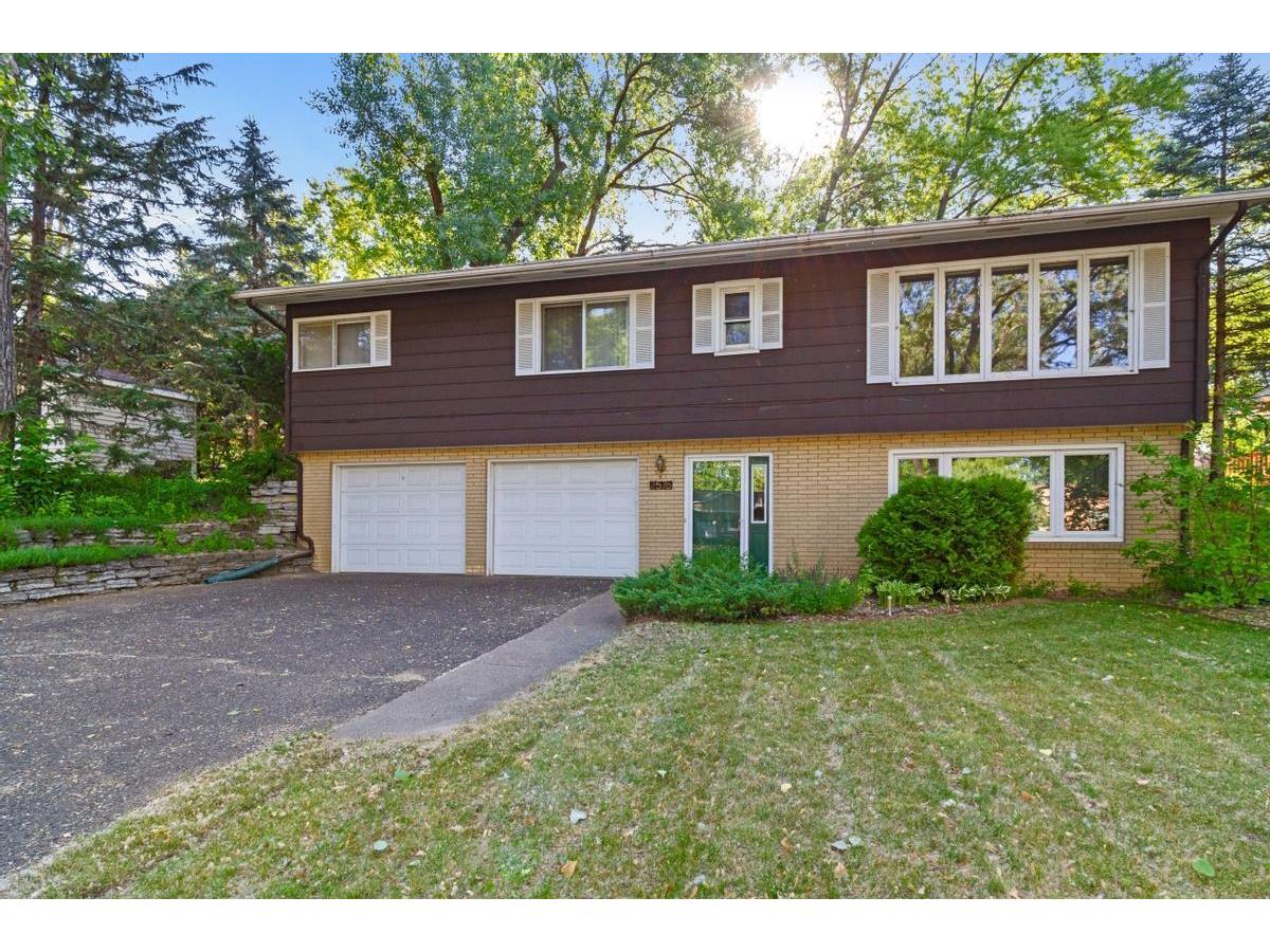 2576 Fisk Street, Roseville, MN 55113 MLS 5746983 Edina Realty