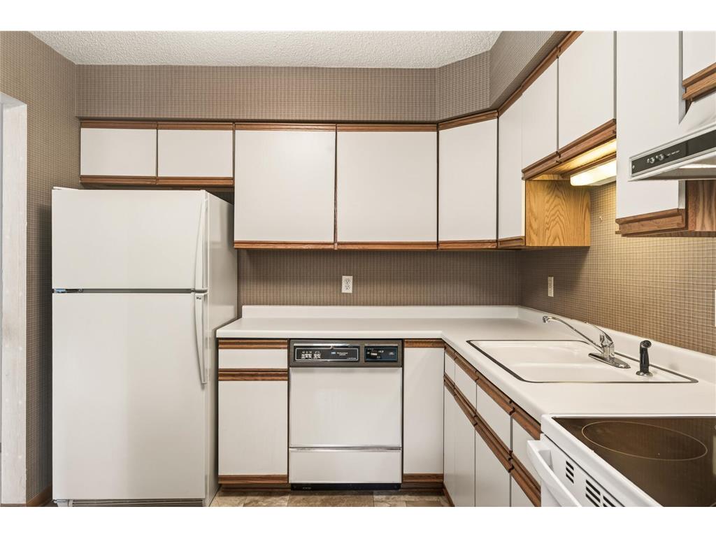 2576 Moundsview Drive #7 Mounds View MN 55112 7089099 image14