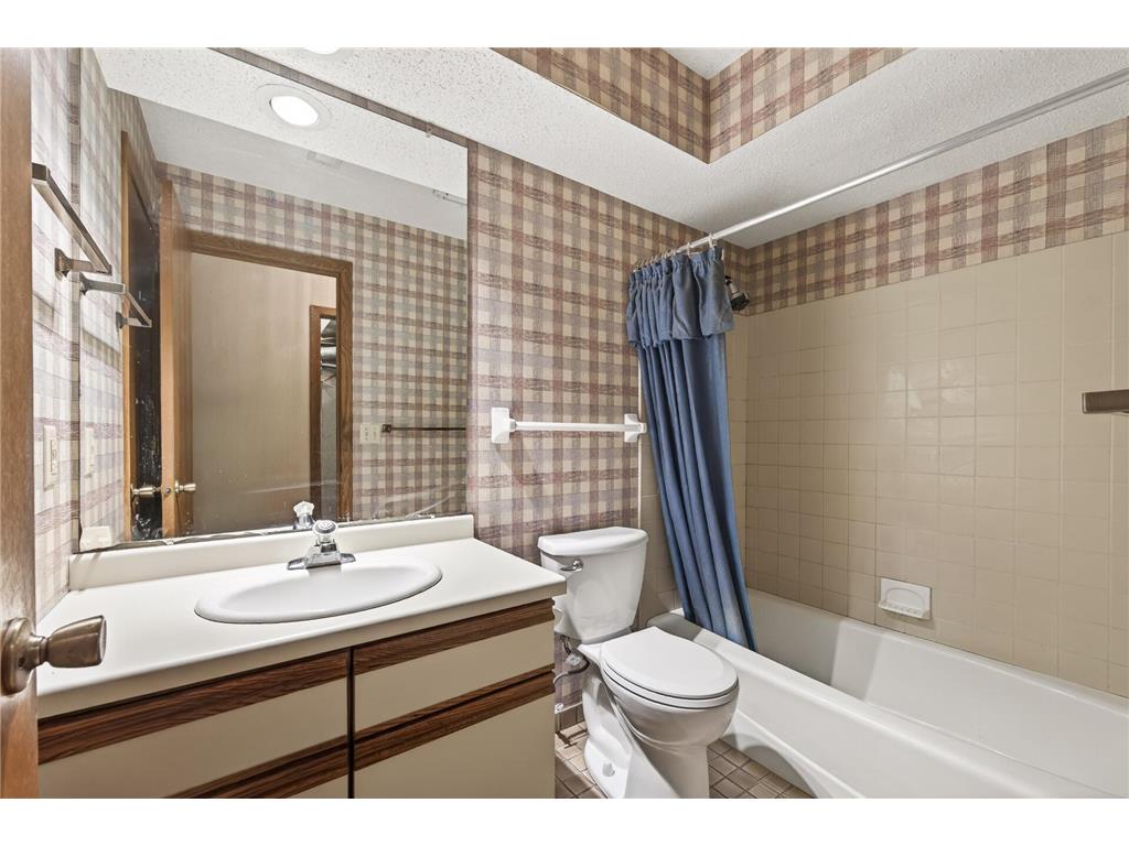 2576 Moundsview Drive #7 Mounds View MN 55112 7089099 image17