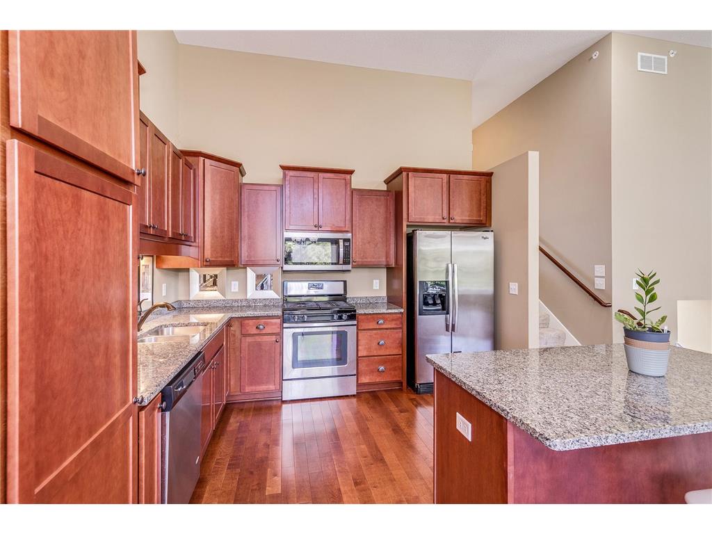 2576 Waterfall Way NW Prior Lake MN 55372 6821030 image1