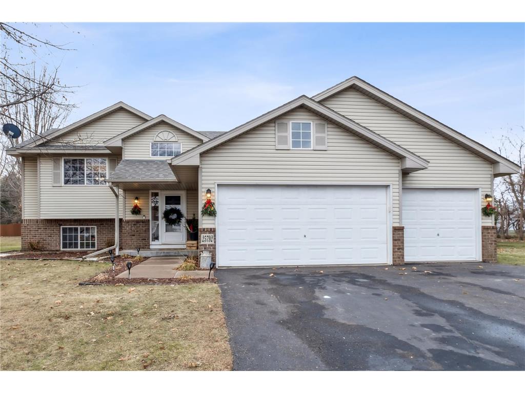 25792 Freeport Avenue Wyoming MN 55092 6639104 image1