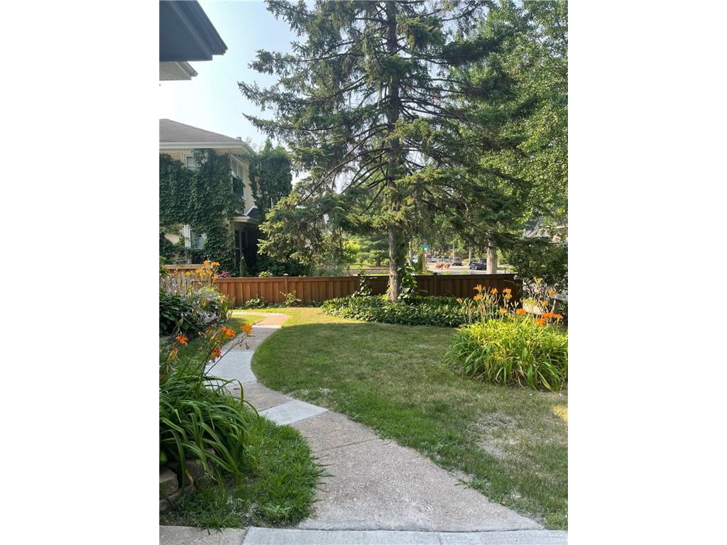 258 Macalester Street Saint Paul MN 55105 7071923 image20