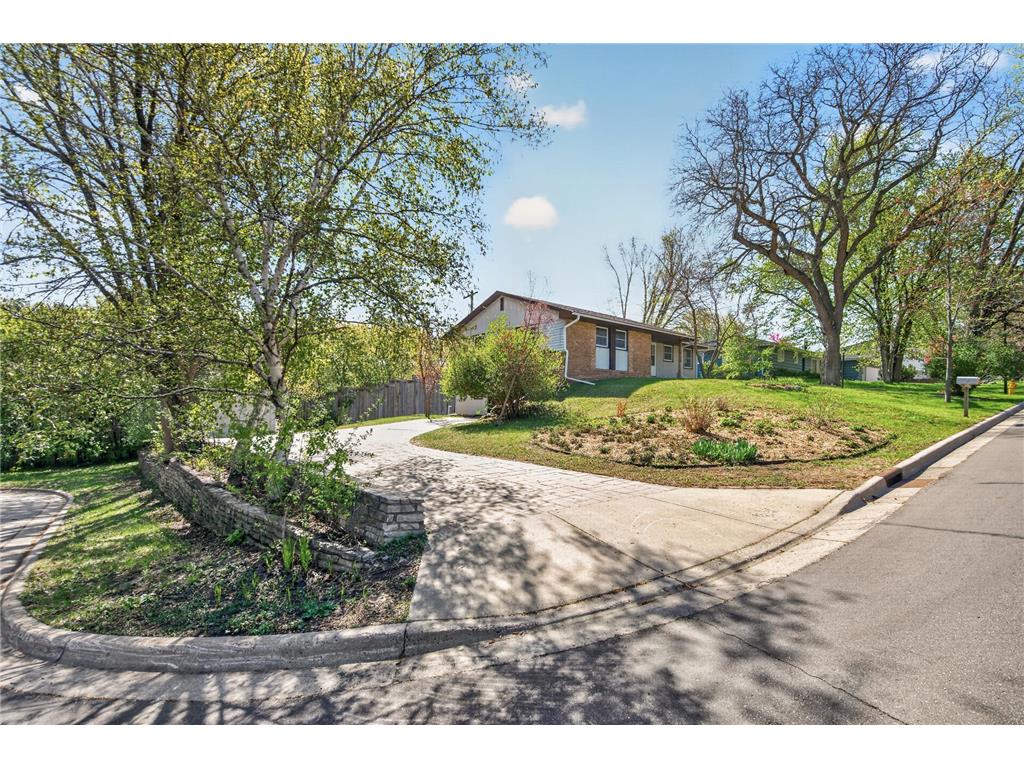 2580 Winfield Avenue Golden Valley MN 55422 7069725 image2