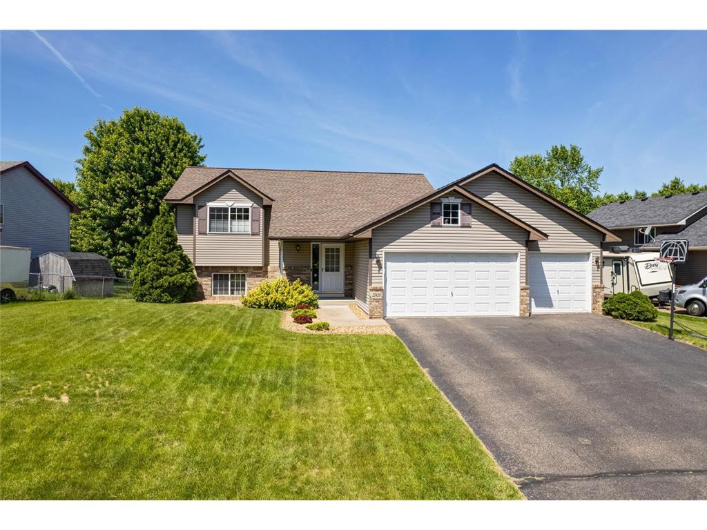 25820 Goldfinch Avenue, Wyoming, MN, 55092 MLS 6547203 Edina Realty