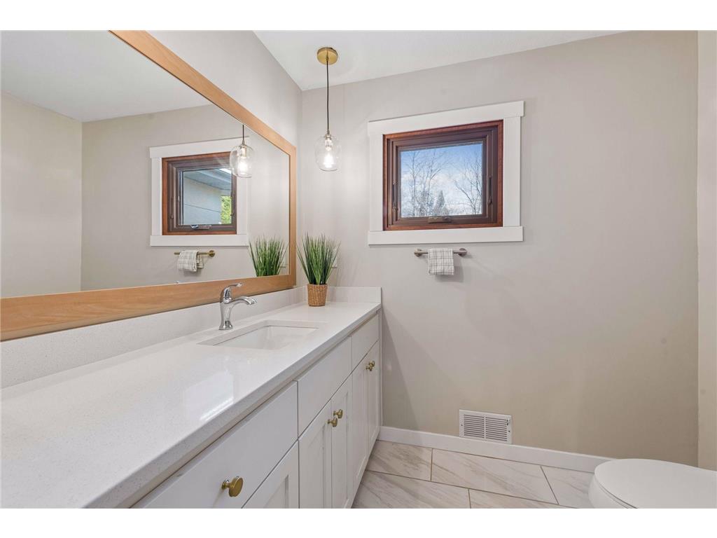 25835 Wild Rose Lane Shorewood MN 55331 7040729 image14