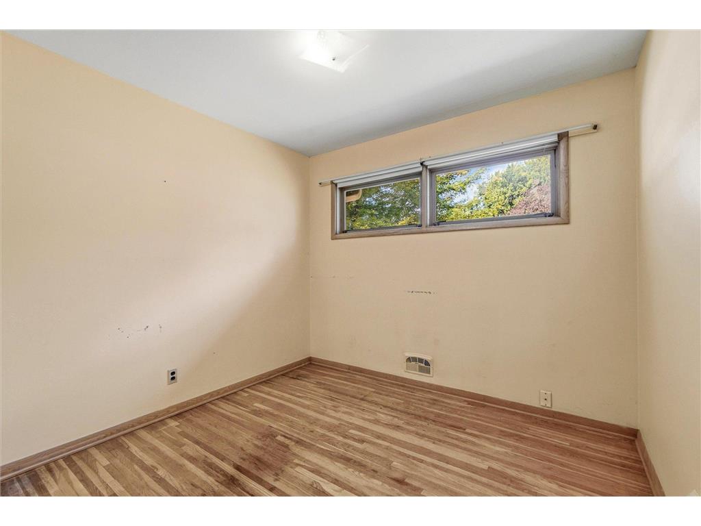 2584 Herschel Street Roseville MN 55113 7100860 image11