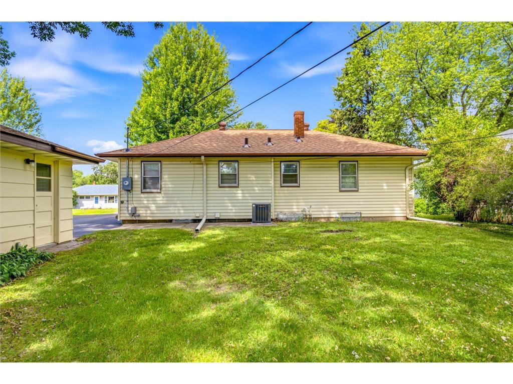 2584 Herschel Street Roseville MN 55113 7100860 image16