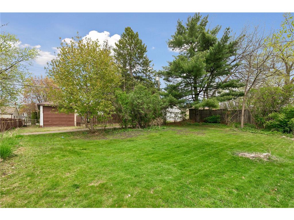 2587 2nd Avenue E North Saint Paul MN 55109 7069042 image30