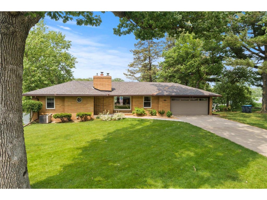 2587 Poplar Avenue North Saint Paul MN 55109 - Silver 6398141 image1