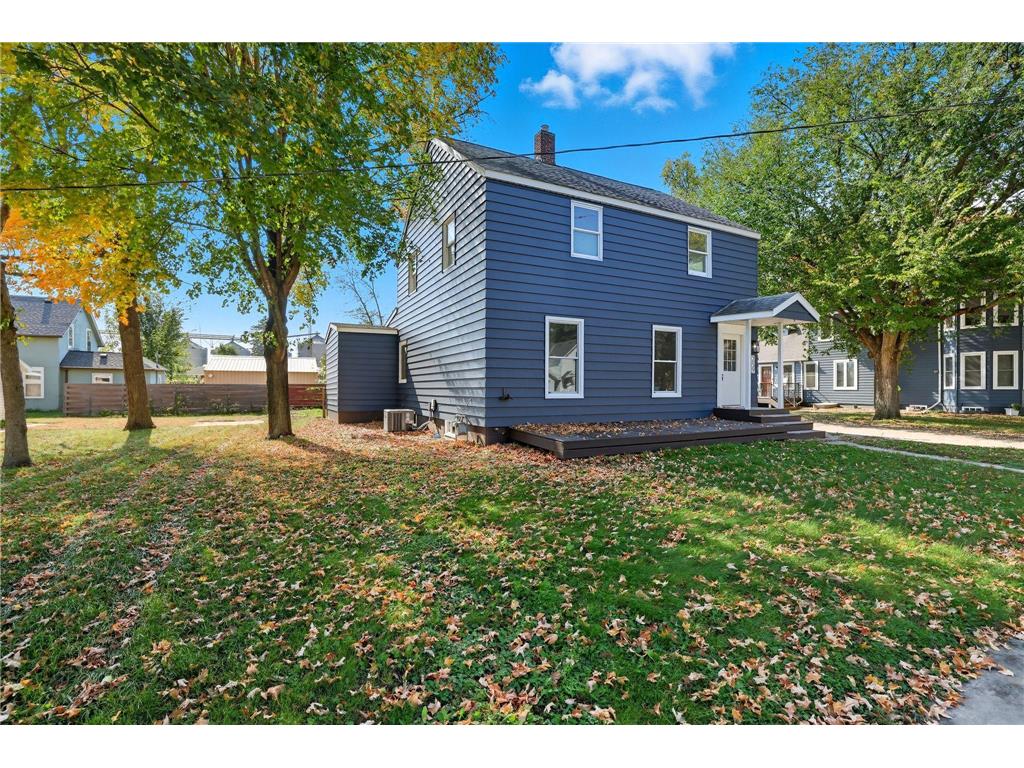 259 Cossairt Avenue W Eden Valley MN 55329 6794097 image1