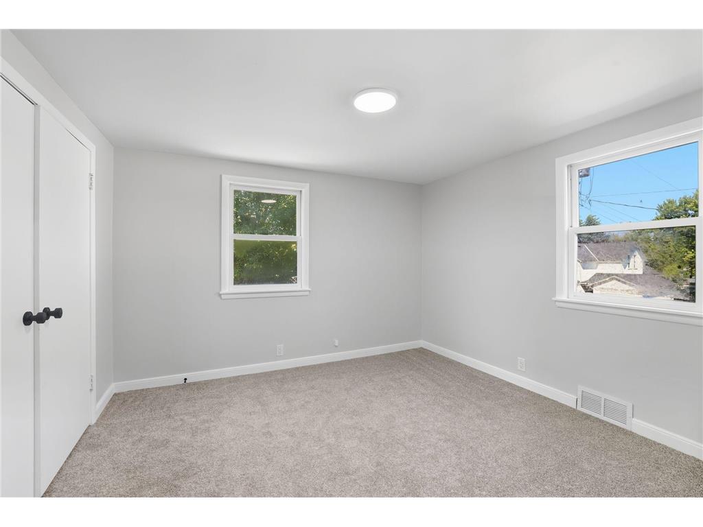 259 Cossairt Avenue W Eden Valley MN 55329 6794097 image10