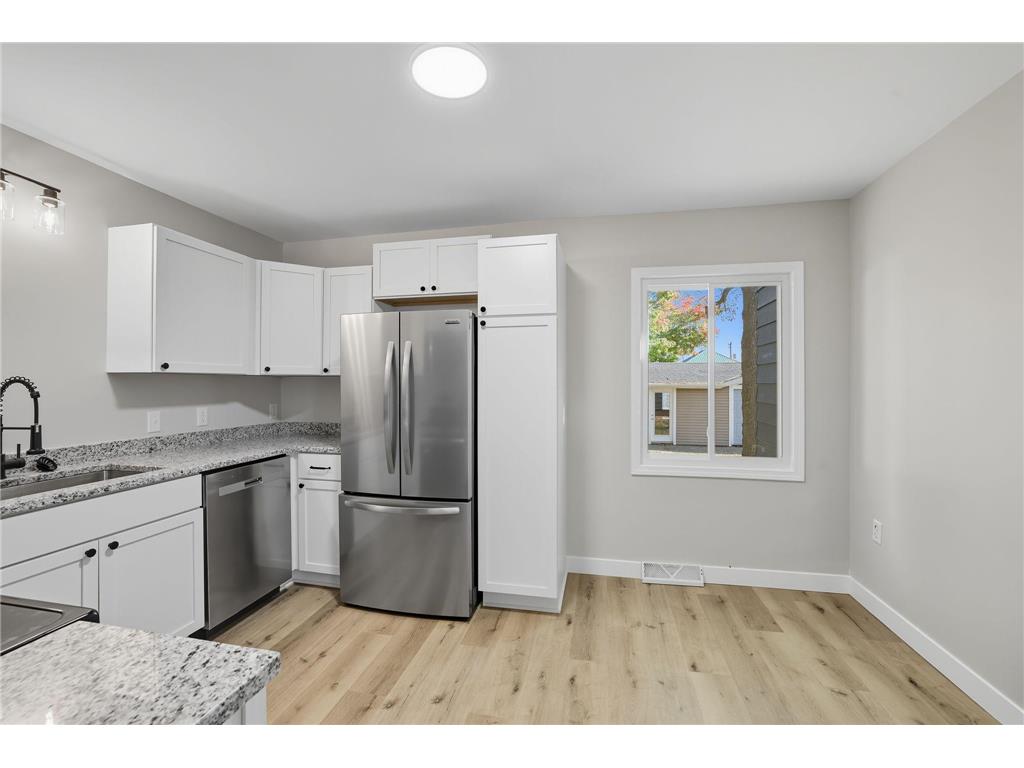 259 Cossairt Avenue W Eden Valley MN 55329 6794097 image13