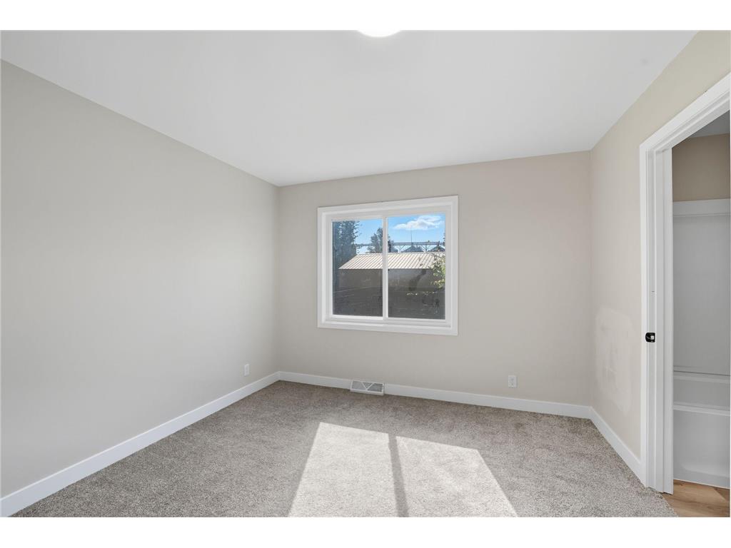 259 Cossairt Avenue W Eden Valley MN 55329 6794097 image17