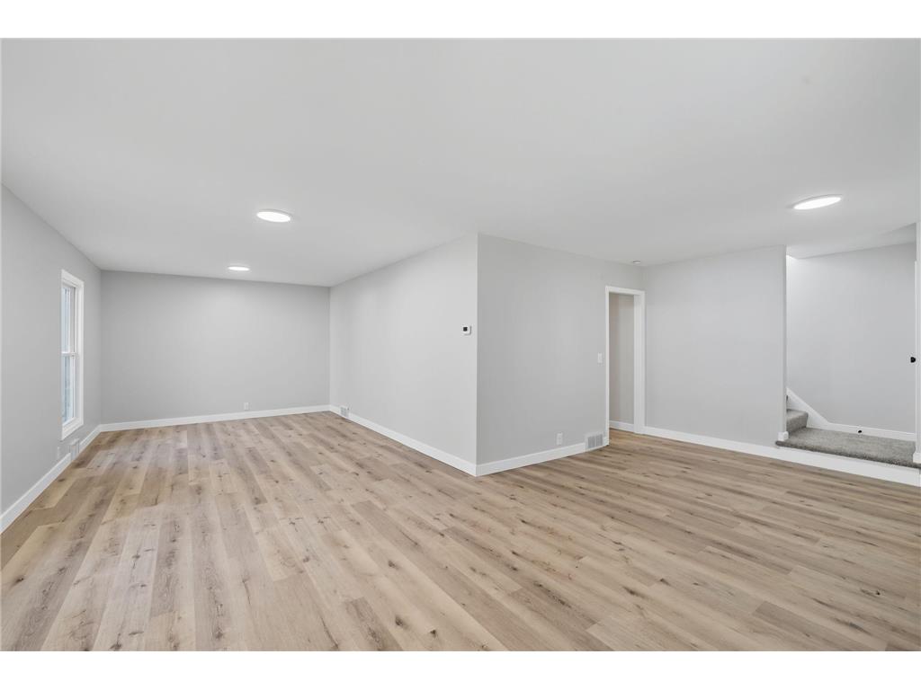 259 Cossairt Avenue W Eden Valley MN 55329 6794097 image25