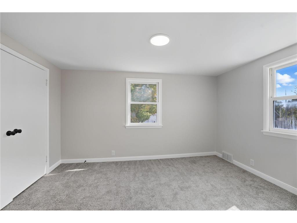 259 Cossairt Avenue W Eden Valley MN 55329 6794097 image9