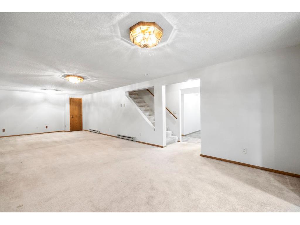 2591 Carver Avenue E Maplewood MN 55119 6702970 image28