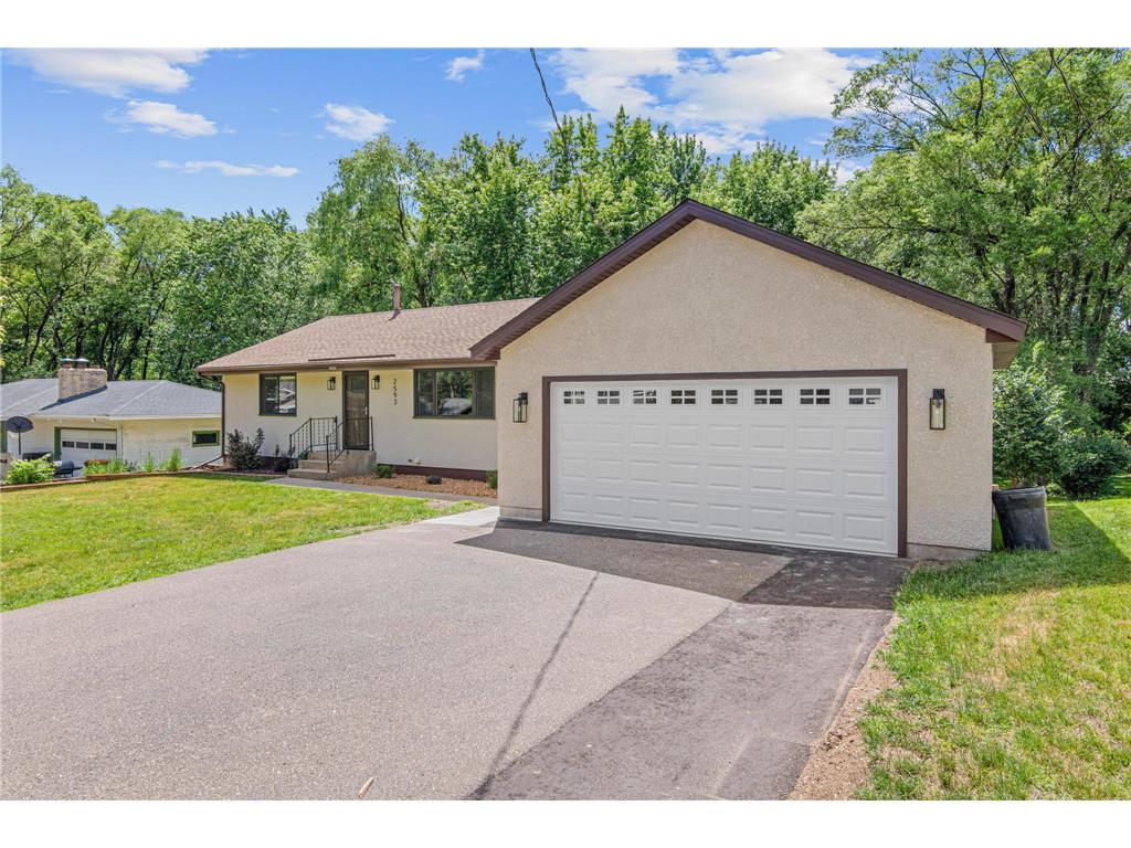 2593 Germain Street N Maplewood MN 55109 7092490 image1