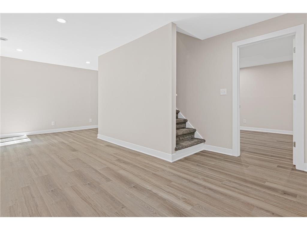 2593 Germain Street N Maplewood MN 55109 7092490 image16