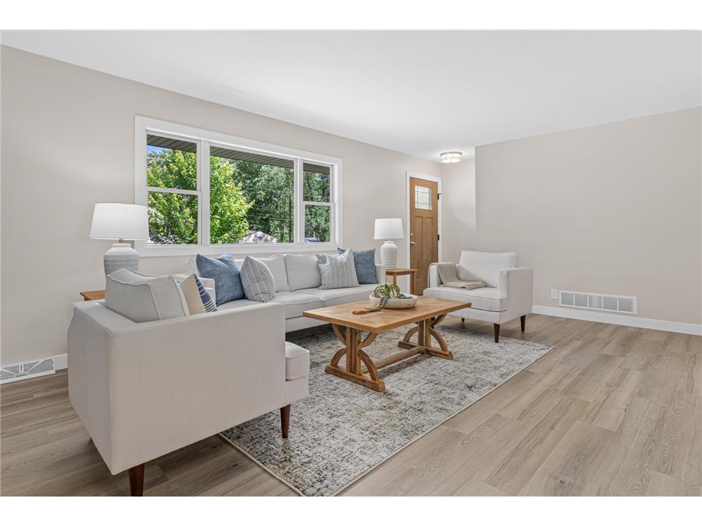 2593 Germain Street N Maplewood MN 55109 7092490 image2