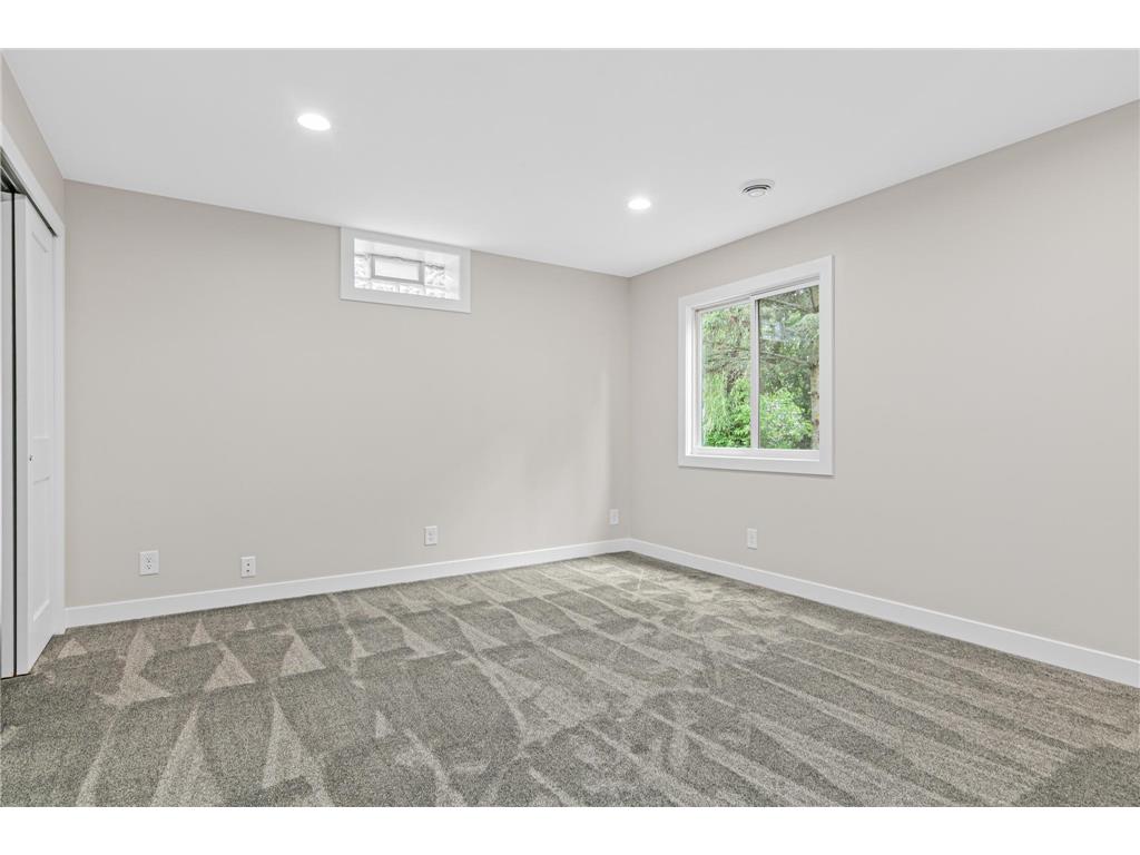 2593 Germain Street N Maplewood MN 55109 7092490 image20