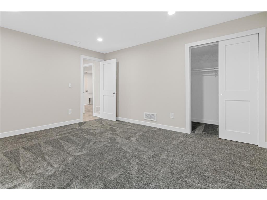 2593 Germain Street N Maplewood MN 55109 7092490 image21