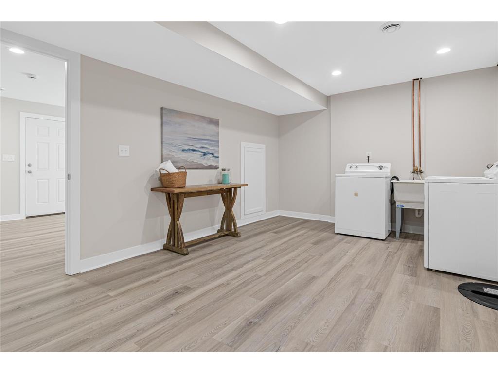 2593 Germain Street N Maplewood MN 55109 7092490 image22