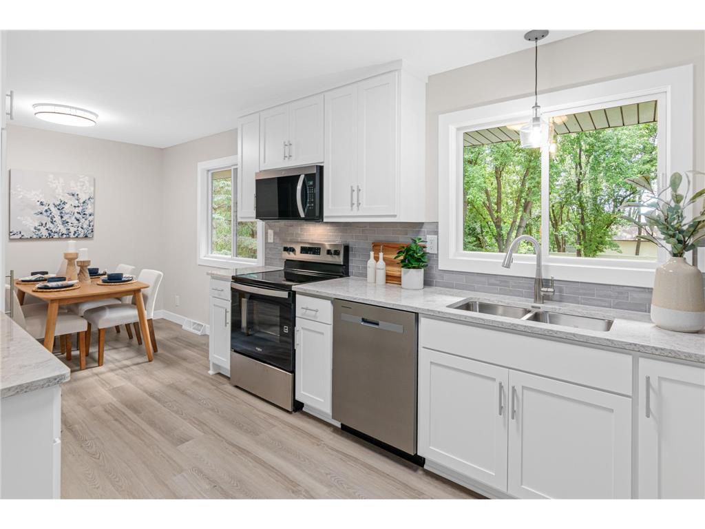 2593 Germain Street N Maplewood MN 55109 7092490 image6