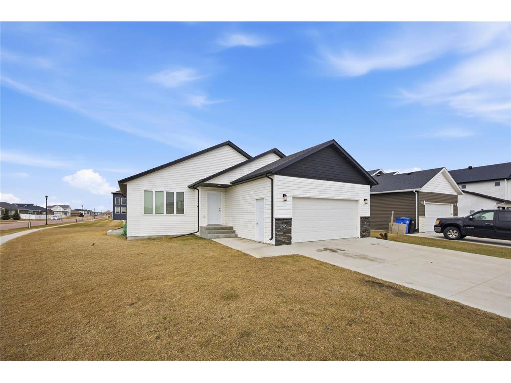 2595 72 Avenue S Fargo ND 58104 7102944 image47
