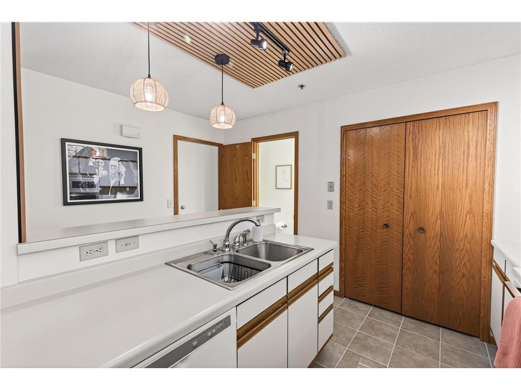 2597 Bedford Court #27 Mendota Heights MN 55120 7104914 image8