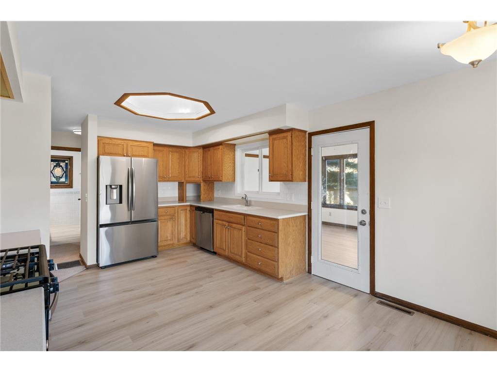 2597 Burke Avenue E North Saint Paul MN 55109 7006163 image10