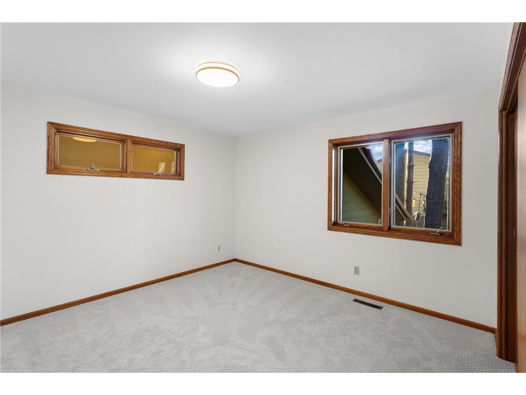 2597 Burke Avenue E North Saint Paul MN 55109 7006163 image20