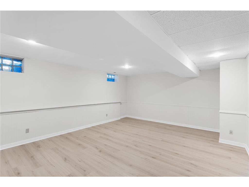 2597 Burke Avenue E North Saint Paul MN 55109 7006163 image22